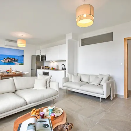 Modern With View - Happy * Niza