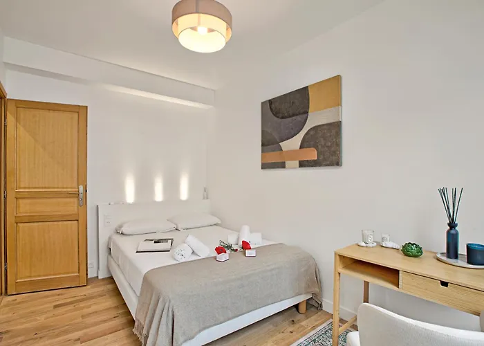 Modern With View - Happy