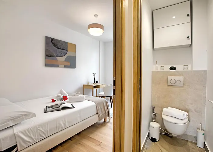 Modern With View - Happy * ניס